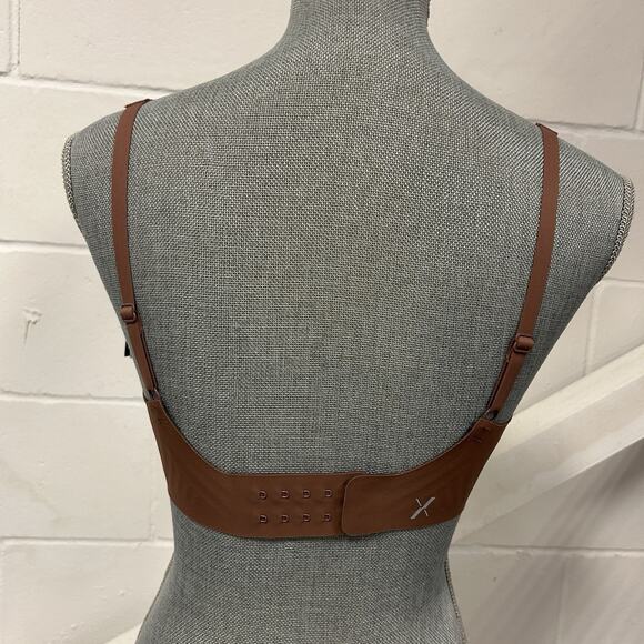 Knix Your Revolution V-Neck Bra Wireless Adjustable Strap Sable Women S+ NWT - Picture 5 of 8